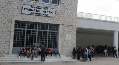 Celal Bayar Azınlık Lisesi'ne prefabrik derslikler teslim edildi