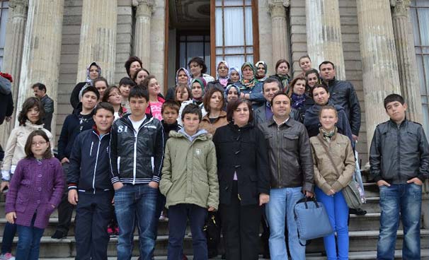 CosmoGlossa Eğitim Merkezi öğrencileri ve velileri piknikte buluşturdu