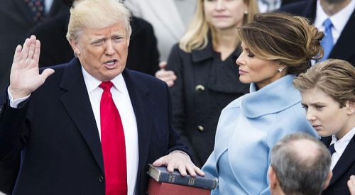 Donald Trump yemin ederek ABD'nin 45. Başkanı oldu