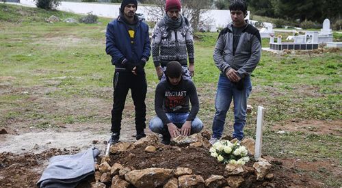 Yunanistan'ın Ritsona sığınmacı kampında bir bebek öldü