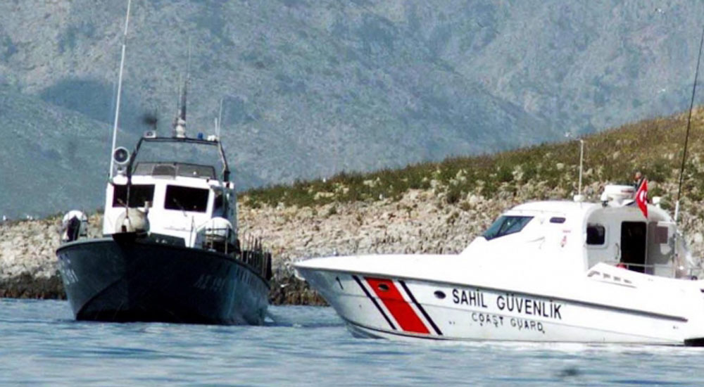Yunan botları Türk askeriyle karşı karşıya geldi