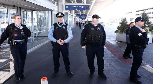 ABD'de havalimanında 5 yaşındaki çocuğa kelepçe takıldı