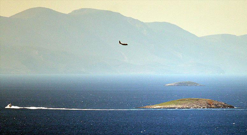 Türk Sahil Güvenlikten Kardak yakınlarında aralıksız denetim