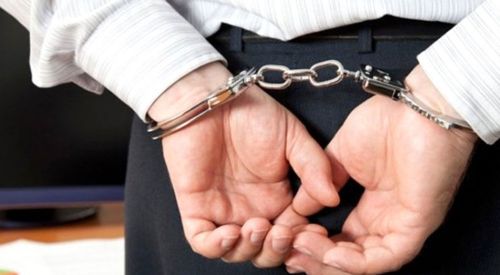 Casuslukla suçlanan bir kişi Atina'da tutuklandı