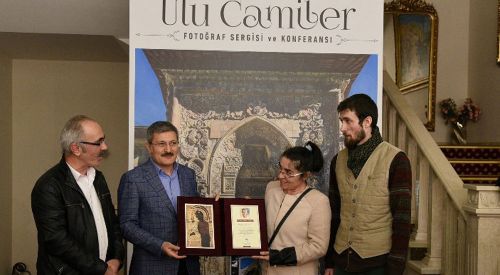 Batı Trakyalı Şehit Mustafa Cambaz’ın “Ulu Camiler Fotoğraf Sergisi” açıldı