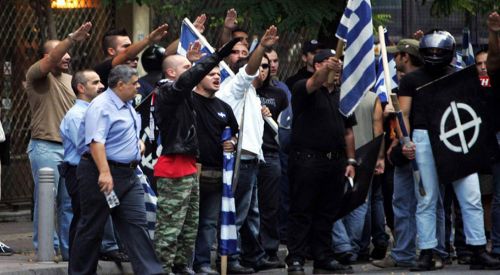 Χρυσή Αυγή: το σκάφος μπάζει νερά!