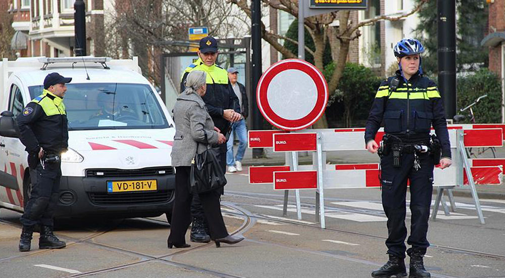 Hollanda'da ırkçılık: Türk Bakan'ın aracı durduruldu