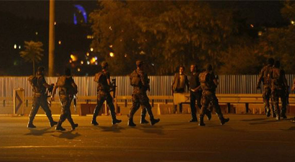 Yunanistan'da 3 darbeci FETÖ askeri kayıp