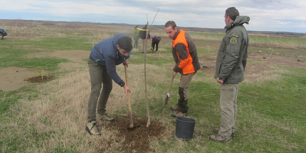 Gümülcine Avcılar Kulübü ağaç dikme kampanyası düzenledi