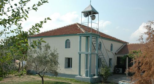 Göynüklü'de cami dışında silah bulundu imam tutuklandı