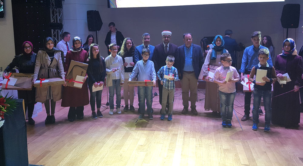 Foto Haber | Kitap yıldızları ödüllerine kavuştu