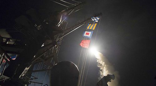 ABD Suriye'de rejime ait hava üssünü vurdu