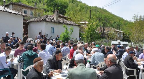 Yüzlerce soydaş Gerdeme'de buluştu