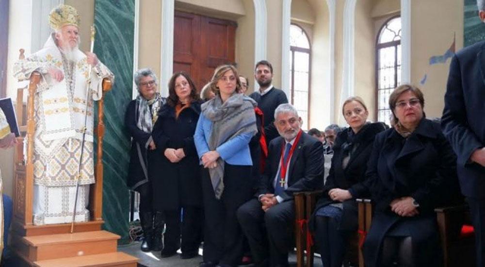 Fener Patriği Bartholomeos İzmir'de ayin yönetti