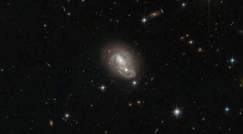 Hubble Teleskobu 'galaksi ikizi' keşfetti