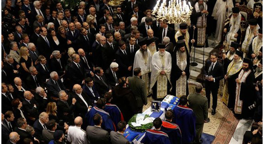 Konstantinos Miçotakis, resmi törenle toprağa verildi