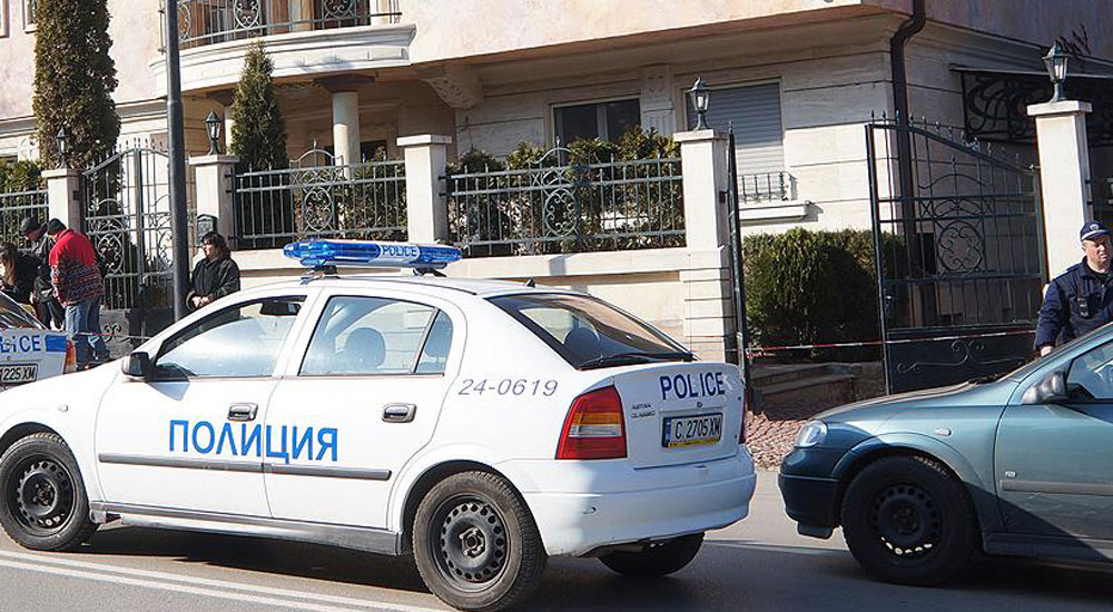 Bulgaristan Başmüftü Yardımcısının eşi ve kızlarına saldırı