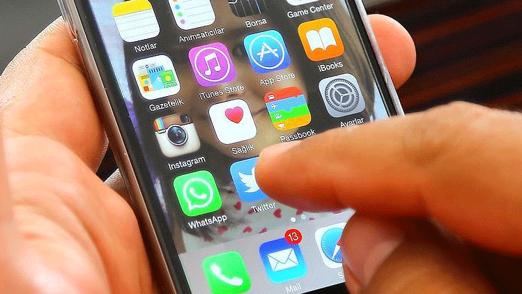 Sosyal medya gençleri kaygılı bireyler haline getiriyor