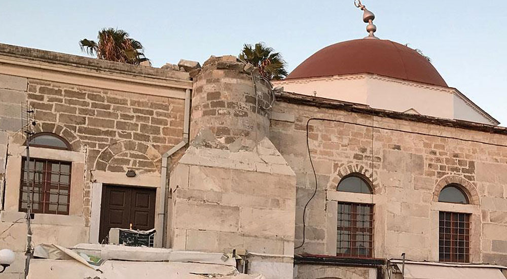 "Yunanistan, adalardaki camileri çürümeye terk etti”