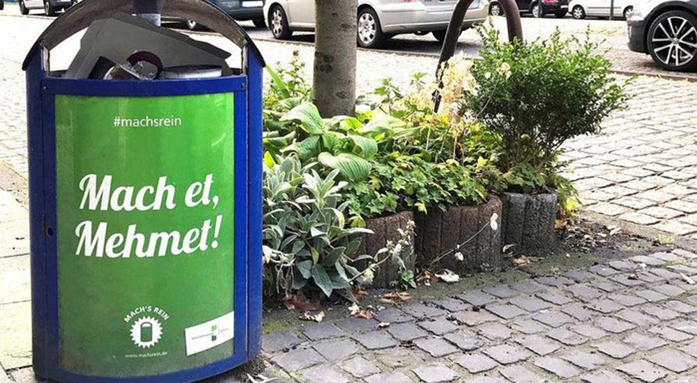 Almanya'daki çöp kovaları üzerinde Türkçe isim skandalı