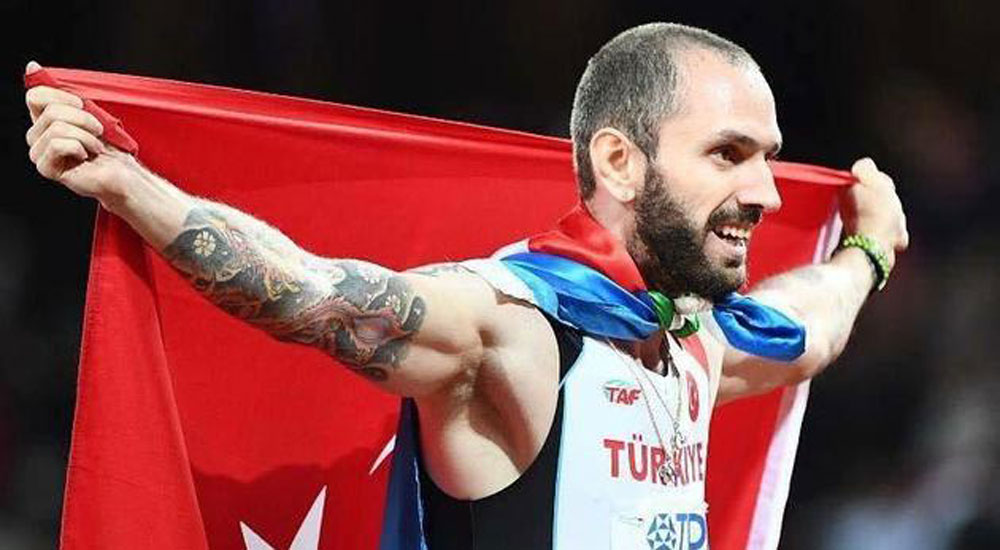 Dünya Türk atletin tarihi başarısını konuşuyor