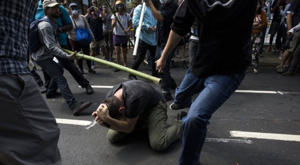ABD'de OHAL: Irkçılarla karşıtları arasında çatışma