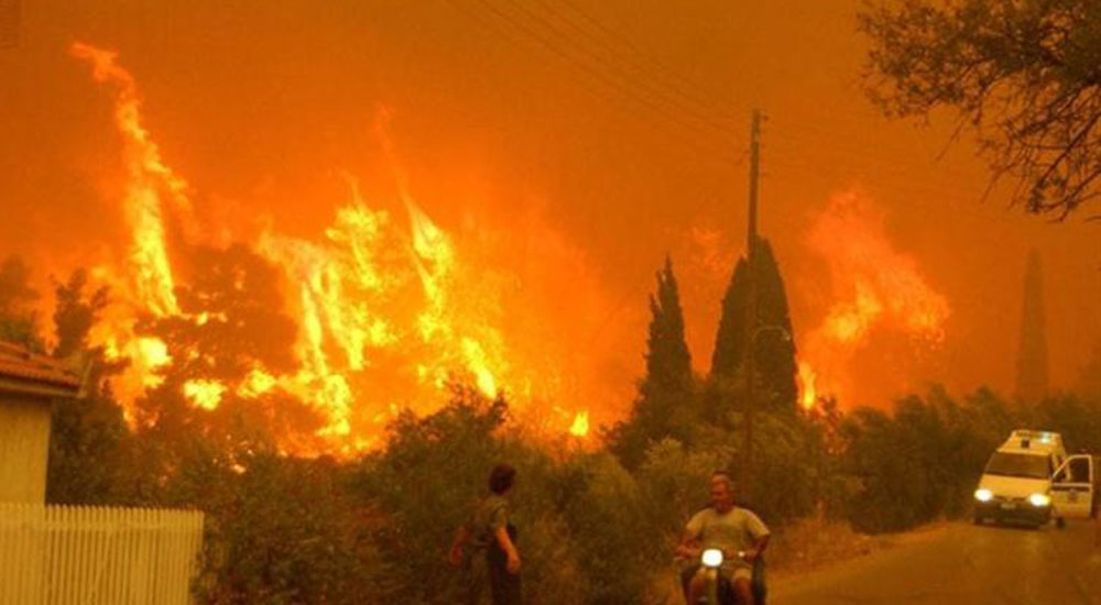 Yunanistan'da yangın günlerdir söndürülemiyor