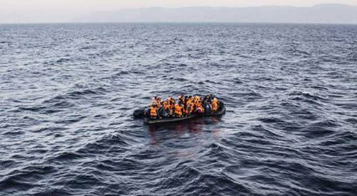 Yunanistan'a botla kaçmaya çalışırken yakalandılar