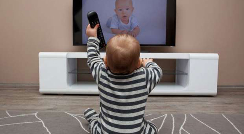 '0-3 yaş grubu çocukları ekrandan uzak tutun"