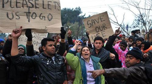 Sığınmacılar Atina'da protesto gösterisi düzenledi