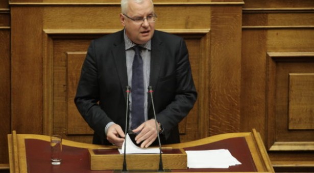 İlhan Ahmet'e göre hükümet, Azınlığı ve Avrupa'yı aldatmaya çalışıyor