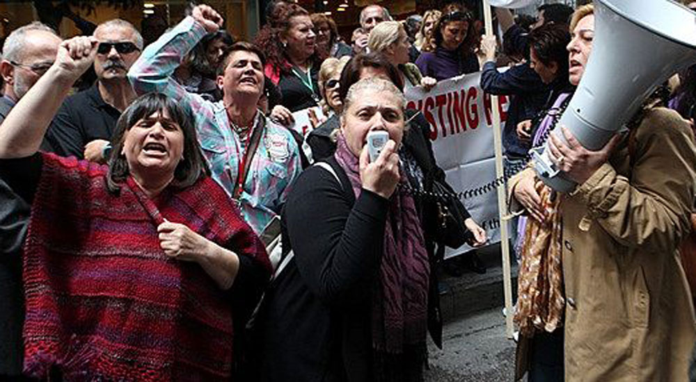 Yunan basın mensuplarından grev