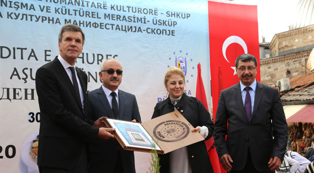 Aşure kazanları Balkanlarda kardeşlik için kaynadı