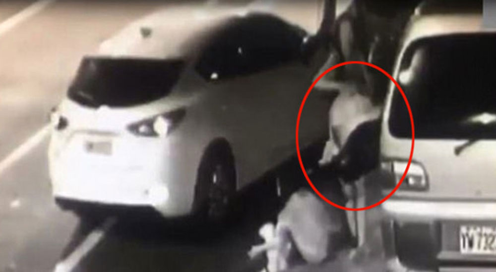 Kaza yapan anne, bebeğini bırakıp köpeğini hastaneye götürdü!