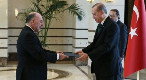 Yunanistan Büyükelçisi'nden Cumhurbaşkanı Erdoğan'a güven mektubu