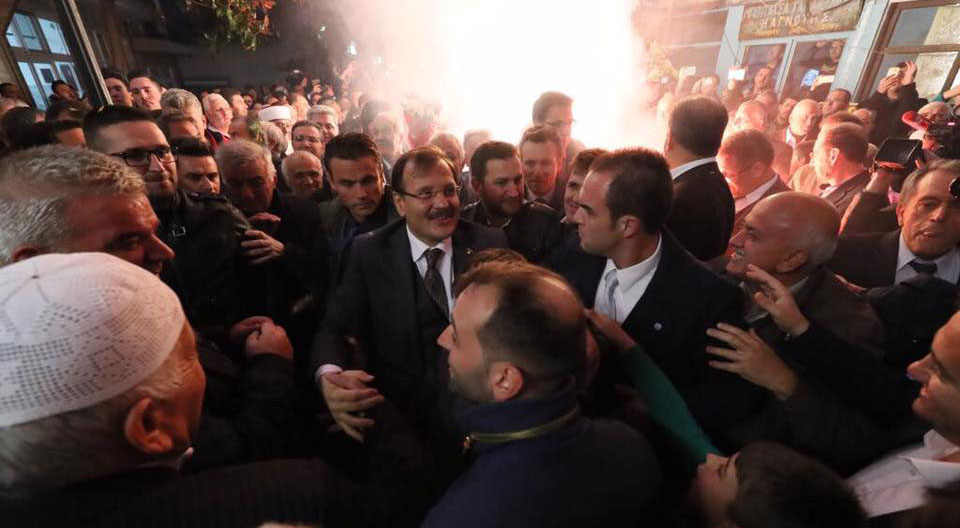 T.C. Başbakan Yardımcısı Çavuşoğlu memleketi Batı Trakya'da hasret giderdi