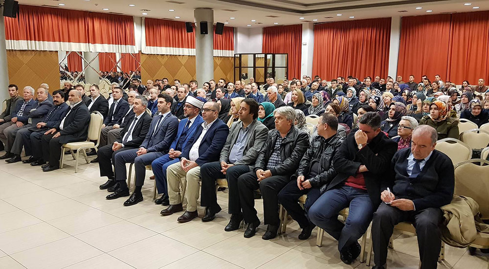 Prof. Dr. Saffet Köse İskeçe'de konferans verdi