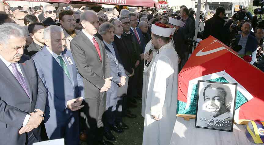 Münir Özkul son yolculuğuna uğurlandı