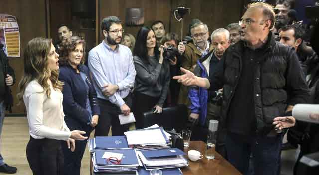 Çalışma Bakanlığını işgal edip, Bakan'ın odasını bastılar