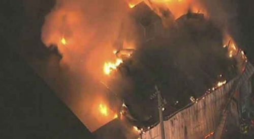 Irkçı partinin seçim vaadi: Camileri yakacağız