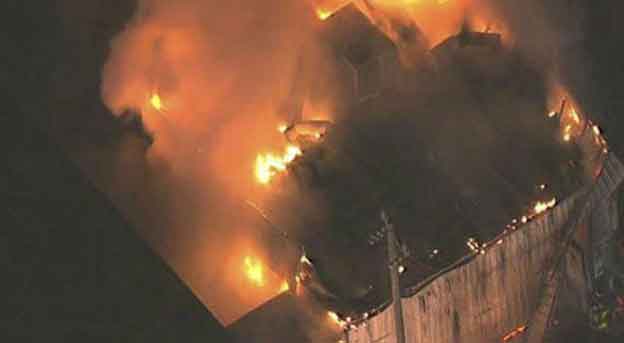 Irkçı partinin seçim vaadi: Camileri yakacağız