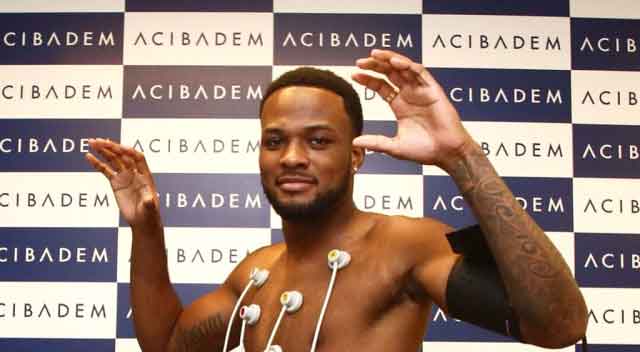 Beşiktaş'ın formayı giydirdiği Larin'in kulübü, Olympiakos'la anlaştı