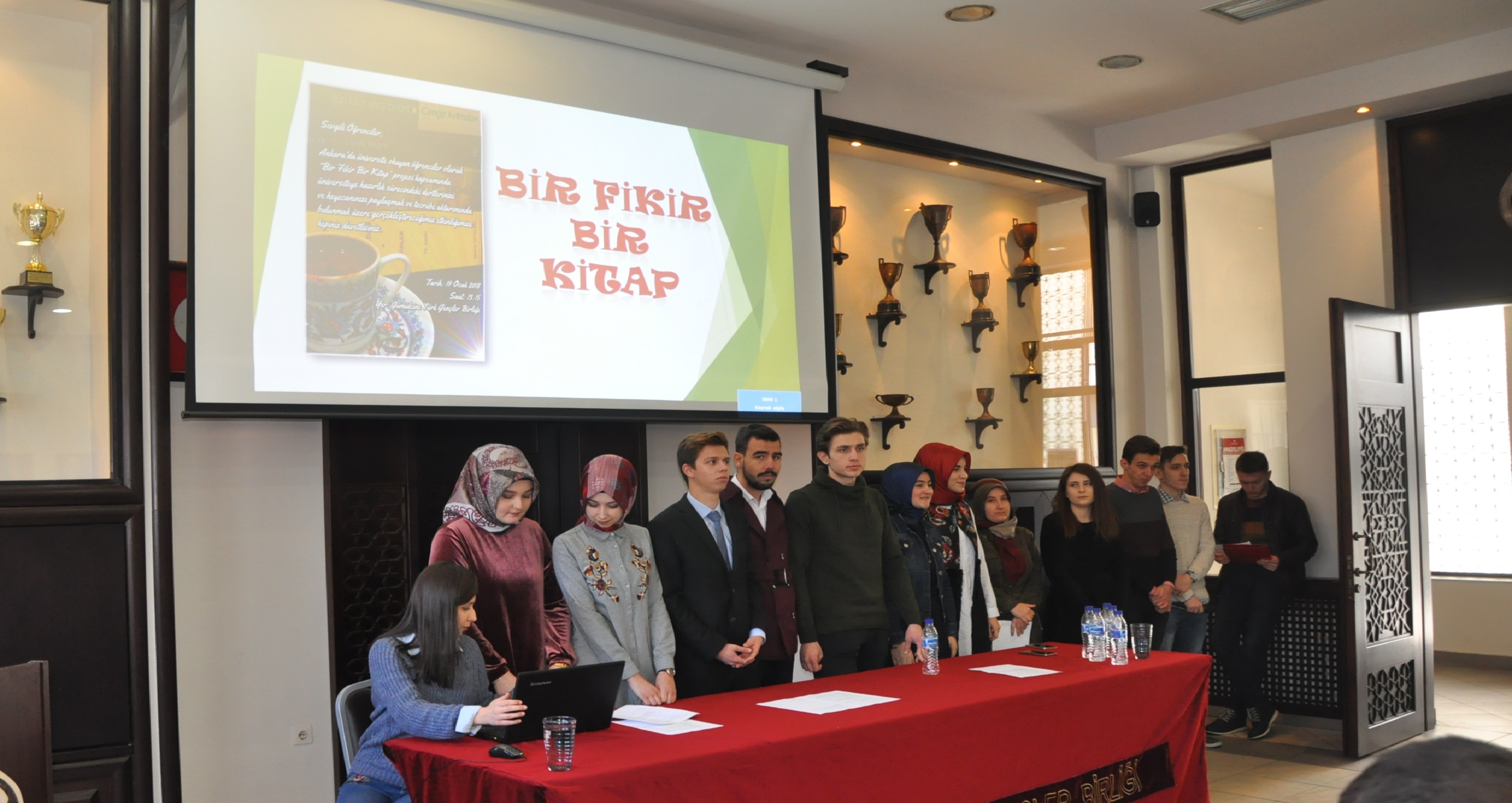Ankara'da okuyan Batı Trakyalı öğrencilerden bir ilk