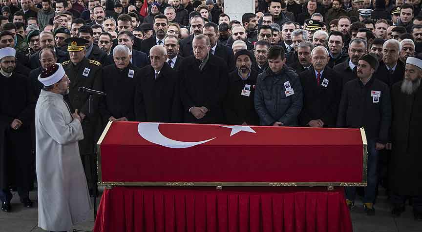 'Üç beş soysuza bu sınırlarda soluk aldırmayacağız'