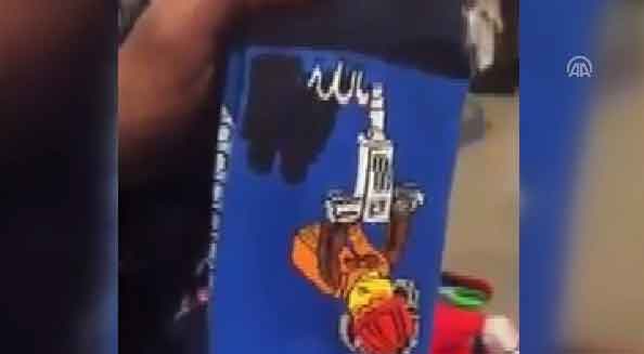 Giyim devi H&M'den "Allah" figürlü çorap skandalı