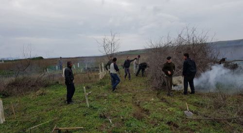 Küçük Müsellim köyü mezarlığı temizlendi