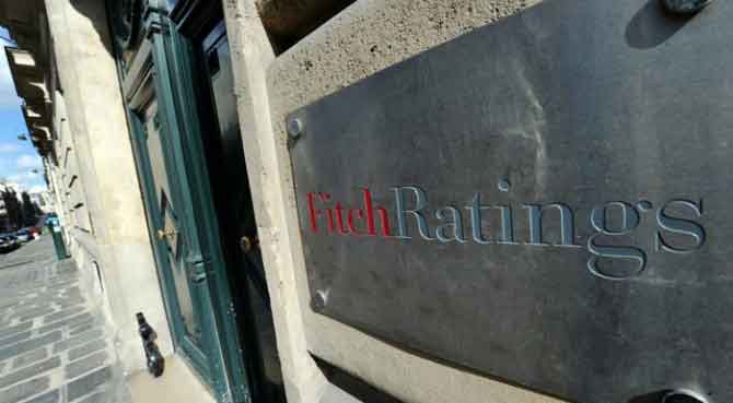 Fitch, Yunanistan'ın kredi notunu yükseltti