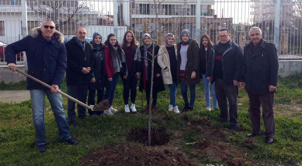 Celal Bayar Azınlık Lisesi bahçesine yeni fidanlar dikildi