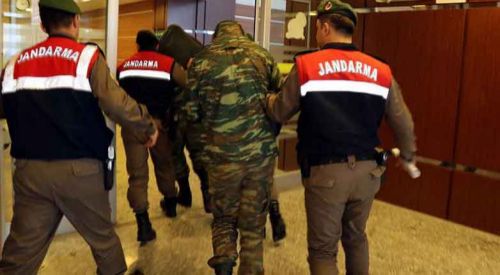2 Yunan askerin üzerinden askeri kroki çıktı
