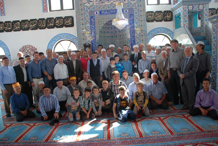 Başkonsolos Şener Cuma namazını Gökçepınar’da kıldı - FOTO GALERİ